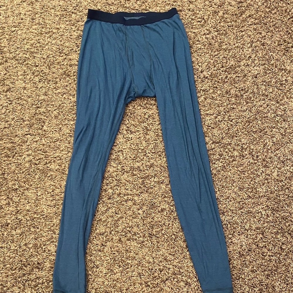 Patagonia capilene Men's blue base layer
Made in the USA